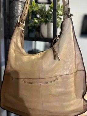 HOBO Cream Leather Shoulder Bag Hobo Purse EUC